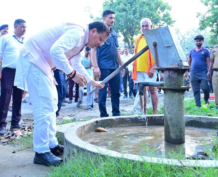 सीएम धामी ने भी इन तस्वीरों को अपने सोशल मीडिया अकाउंट एक्स पर शेयर किया है.