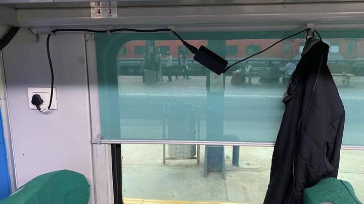 इससे आग लगने का खतरा बढ़ जाता है. इसी रिस्क को कम करने के लिए रेलवे ने रात में चार्जिंग सिस्टम बंद करने का नियम लागू किया है. जो सेफ्टी का एक अहम हिस्सा है. आमतौर पर रात 11 बजे से सुबह 5 बजे तक चार्जिंग पॉइंट बंद कर दिए जाते हैं.