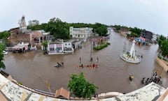 राजस्थान में बारिश से जलप्रलय! इस शहर में हालात सबसे ज्यादा खराब, तस्वीरों में देखें मंजर