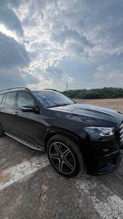 Mercedes-Benz GLS 450d AMG Line Review