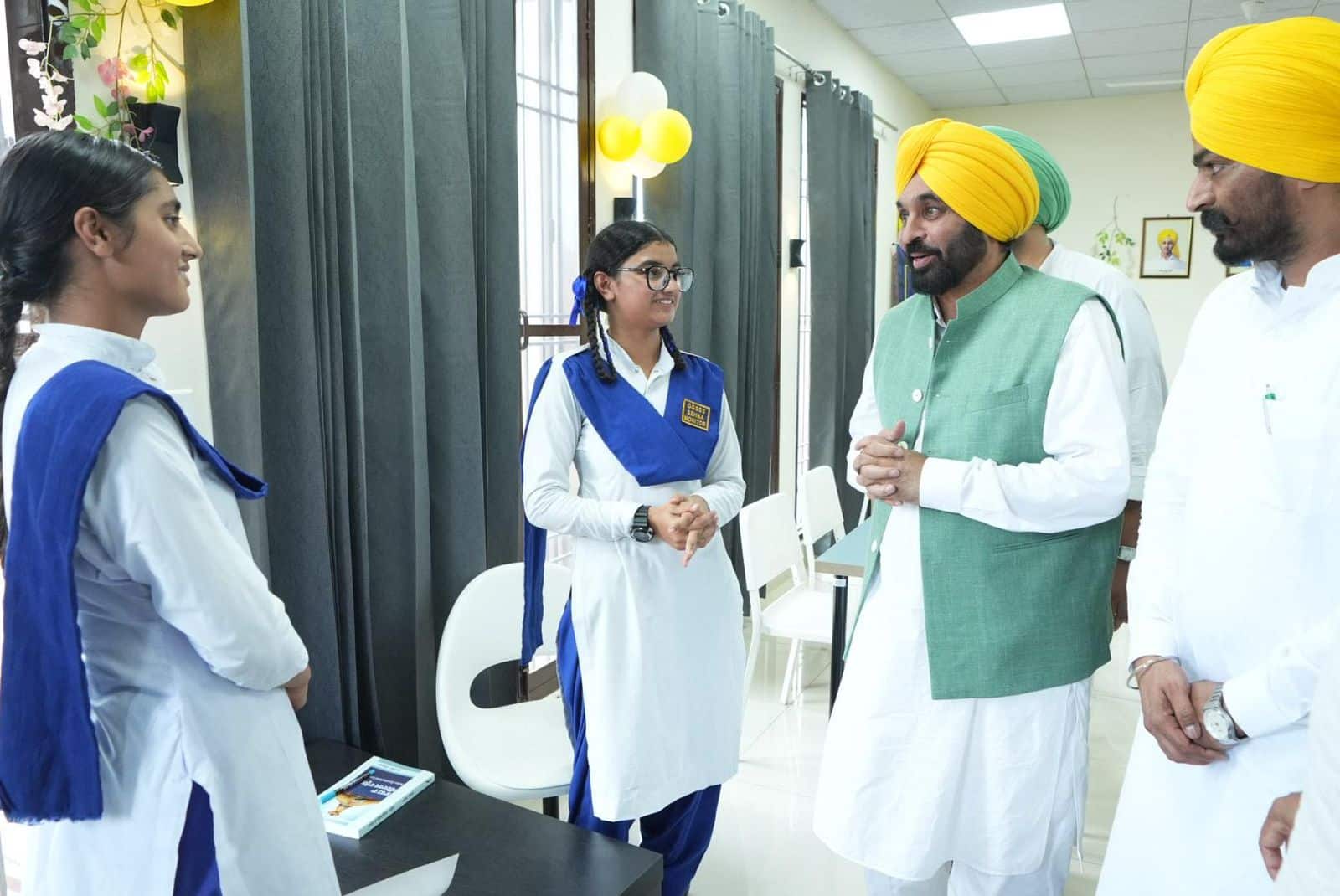 पंजाब के बरनाला में CM भगवंत मान की बड़ी सौगात, करोड़ों की लागत से बनी लाइब्रेरी का किया उद्घाटन