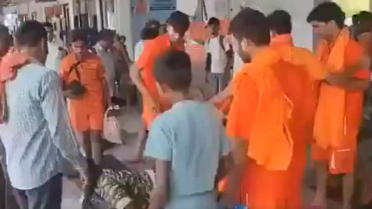 Kanwariyas Brutally Thrash CRPF Jawan At UP’s Mirzapur Station After Argument Over Tickets: On