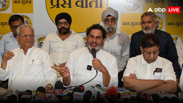 Bihar elections 2025 Jan Suraj Party founder Prashant Kishor predicted party will either be on top or bottom Nitish Kumar Tejashwi Yadav 10, 5 या 0... बिहार विधानसभा में चुनाव में जन सुराज पार्टी की आएंगी कितनी सीटें? खुद प्रशांत किशोर ने कर दी भविष्यवाणी