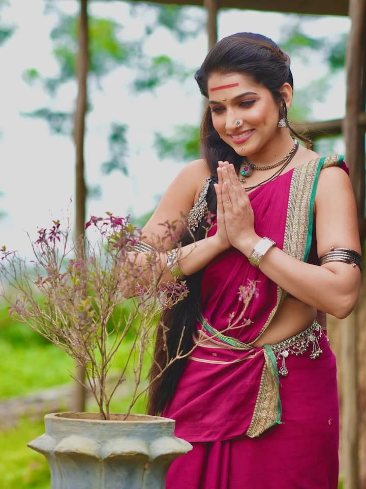 जान्हवी किल्लेकर तिच्या चाहत्यांसाठी नेहमी काहीना काही शेअर करत असते.