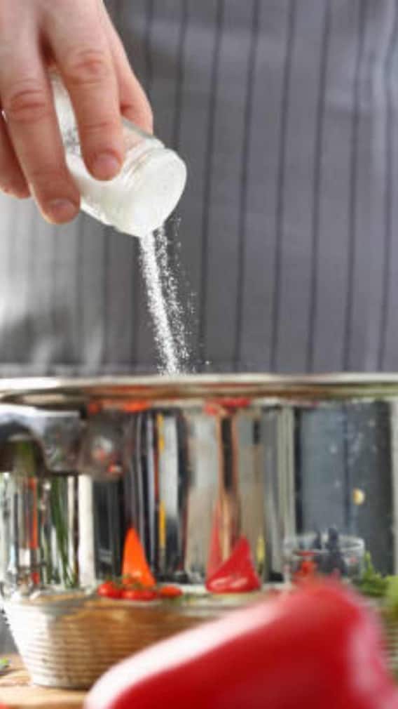 सफेद नमक छोड़ने के ये हैं नुकसान