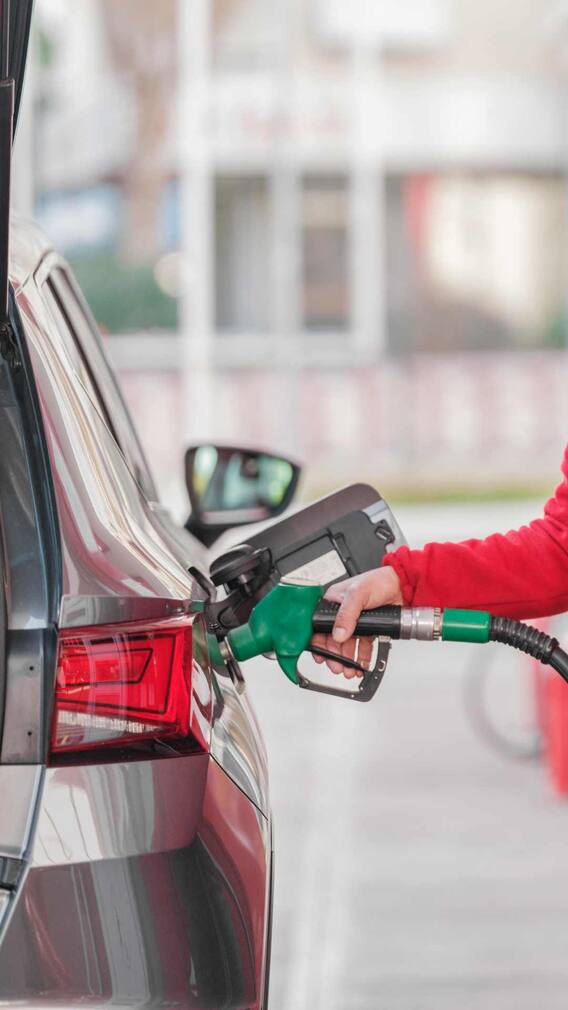 कहां मिलता है सबसे महंगा पेट्रोल?