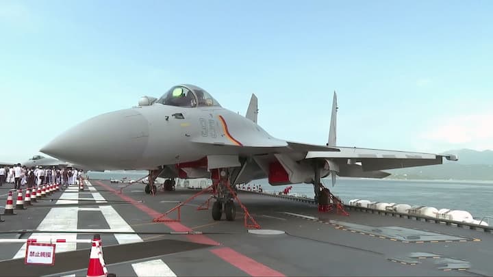 चीन के Shenyang J-15 को Flying Shark कहते हैं. यह People's Liberation Army Navy (PLAN) के एयरक्राफ्ट कैरियर्स से उड़ता है. इसकी बड़ी और भारी बॉडी इसे लंबी दूरी तक हथियार ले जाने में सक्षम बनाती है. इसकी स्पीड लगभग Mach 2 है. ये एयर-टू-एयर, एंटी-शिप मिशन में इस्तेमाल होता है.इसकी बड़ी और भारी बॉडी इसे लंबी दूरी तक हथियार ले जाने में सक्षम बनाती है. हालांकि टेक्नोलॉजी के लिहाज से यह अमेरिकी और यूरोपीय जेट्स से थोड़ा पीछे माना जाता है, लेकिन चीन इसे लगातार अपग्रेड कर रहा है.