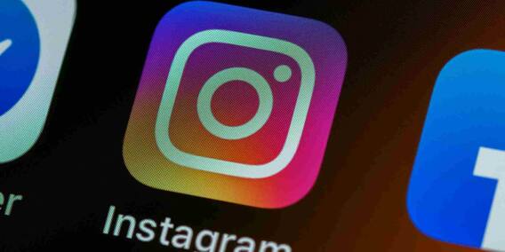 Instagram का Auto Scroll फीचर लॉन्च: अब बिना टच किए देखें Reels- KHABER AAJ KI 