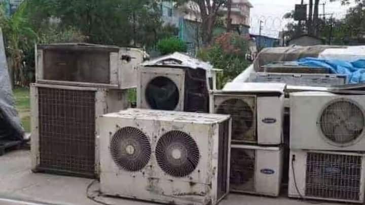 हालांकि कई बार उपकरणों में खराबी के चलते भी ऐसा हो सकता है. अगर आपके घर में पुराने एसी या कूलर चल रहे हैं. तो वह जरूरत से ज्यादा बिजली खींच सकते हैं. तो इसके अलावा लो वोल्टेज या वायरिंग की गड़बड़ी भी खपत को बढ़ा देती है.