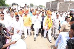 Soygaon APMC : सोयगाव बाजार समितीचं चेअरमनपद ठाकरेंच्या सेनेकडे, व्हाईस चेअरमन शिंदेंच्या शिवसेनेचा, अब्दुल सत्तार यांनी करुन दाखवलं