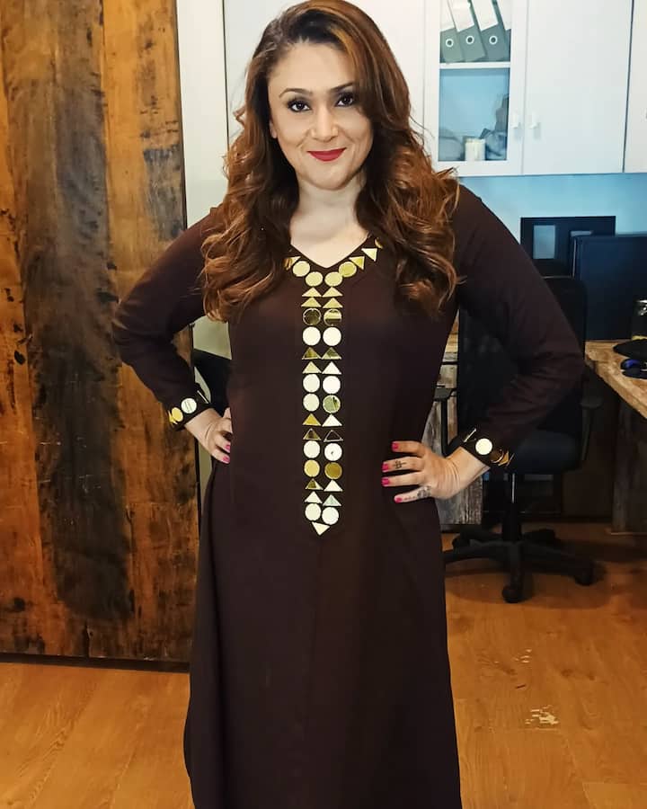 ईवा ने कहा कि वो डिप्रेशन में चली गई थीं. उस वक्त उन्हें किसी ने सपोर्ट नहीं किया. सलमान खान ने उनकी मदद की और बिग बॉस में काम किया. उन्होंने ईवा से कहा कि वो जितने दिन चाहें घर के अंदर रह सकती हैं.