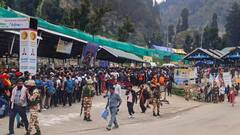 बारिश के बीच 8 हजार तीर्थयात्री अमरनाथ की पवित्र गुफा के लिए रवाना, महिलाएं और बच्चे भी शामिल