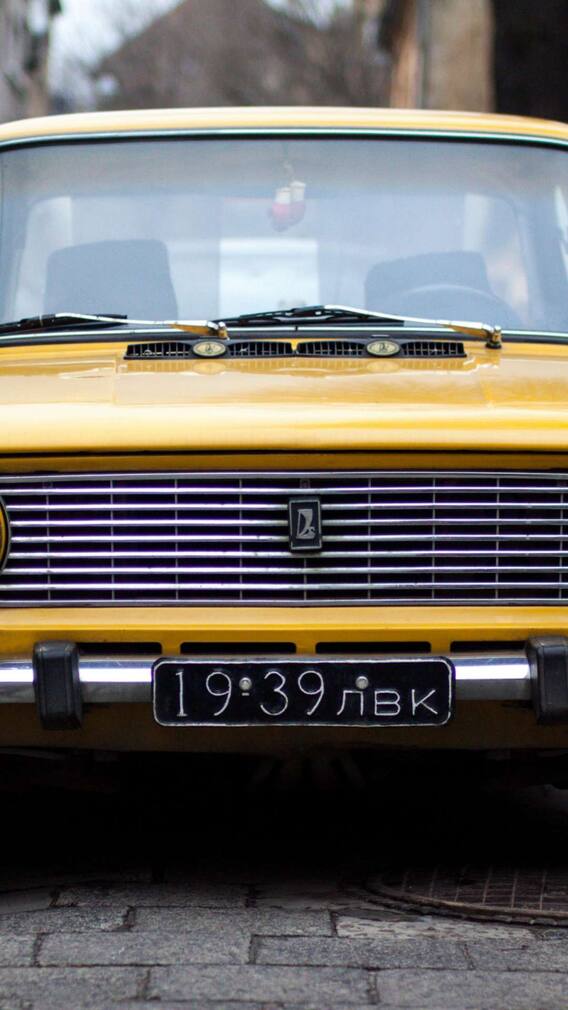 किन गाड़ियों की होती है ब्लैक नंबर प्लेट?