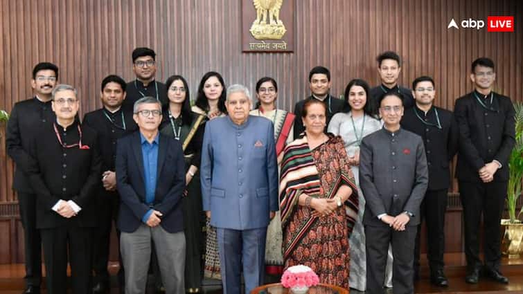 ‘किसी भी नैरेटिव से प्रभावित न हों’, केंद्र सरकार से विपक्ष की मांग के बीच बोले उपराष्ट्रपति