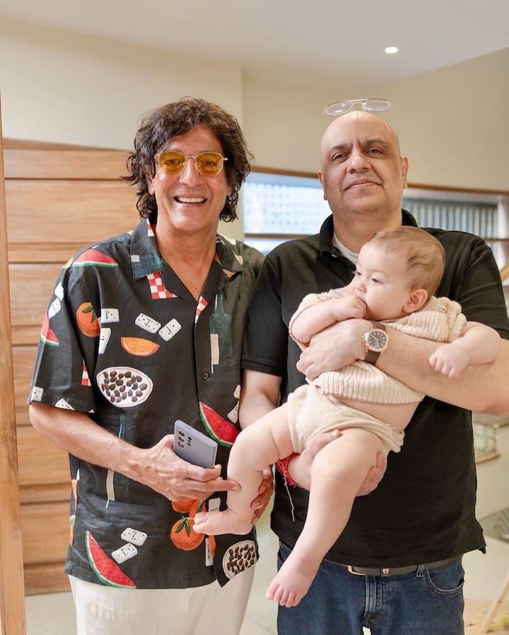 Ahaan’s mother, Deanne Panday, carved out her own legacy long before her son stepped into the spotlight. She’s one of India’s original fitness icons.