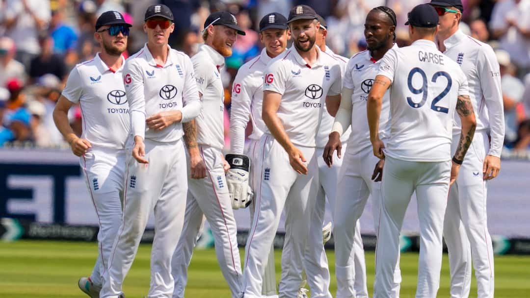 England announce playing 11 for manchester test ind vs eng IND vs ENG: માન્ચેસ્ટર ટેસ્ટના 42 કલાક પહેલા ઈગ્લેન્ડે જાહેર કરી પ્લેઇંગ-11, આ ખેલાડીની 8 વર્ષ પછી વાપસી