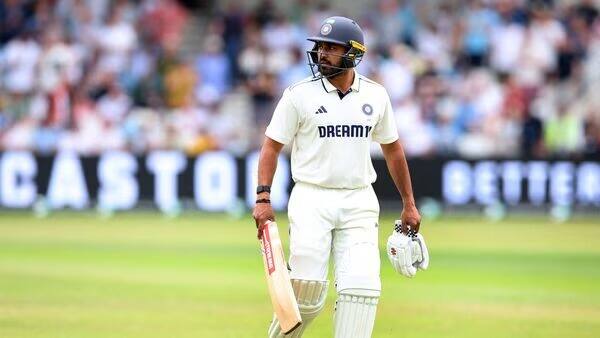 नायर आता पुढील देशांतर्गत हंगामात त्याच्या देशांतर्गत संघ कर्नाटककडून खेळताना दिसणार आहे.