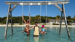 Priyanka Chopra Just Shut Down 43 With Bikini Slay & Hot PDA With Nick Jonas, See Pics