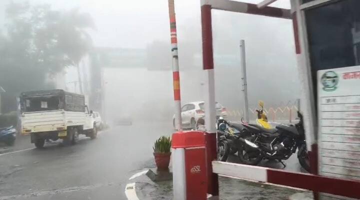 राजस्थान के एक मात्र पर्वतीय स्थल माउंट आबू के वासियों को सालों बारिश का इंतजार रहता है. शनिवार की सुबह व दोपहर तक भी लगातार बरस रही बारिश ने समूचे हिल स्टेशन को तर-बतर कर दिया है.