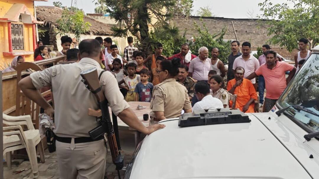 बिहार के इस 'खतरनाक' जालसाज के घर हो गई कुर्की-जब्ती, एक अरब रुपये से जुड़ा है केस Bihar Samastipur Property Seized of Fraudster of One Billion Rupees Bitcoin Money Double Scheme ANN बिहार के इस 'खतरनाक' जालसाज के घर हो गई कुर्की-जब्ती, एक अरब रुपये से जुड़ा है केस