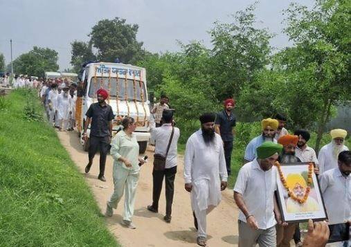 114 year old athlete Fauja Singhs last rites were performed ਪੰਜ ਤੱਤਾਂ 'ਚ ਵਿਲੀਨ ਹੋਏ ਦੁਨੀਆ ਦੇ ਸਭ ਤੋਂ ਬਜ਼ੁਰਗ ਐਥਲੀਟ ਸਰਦਾਰ ਫੌਜਾ ਸਿੰਘ, ਪੁੱਤਾਂ ਨੇ ਦਿੱਤੀ ਚਿਤਾ ਨੂੰ ਅਗਨੀ