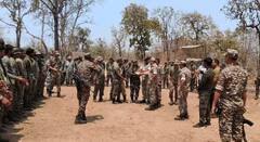 छत्तीसगडच्या अबूजमाडच्या जंगलात 46 लाख रुपयांचे बक्षीस असलेल्या सहा माओवाद्यांना कंठस्नान; मोठ्या प्रमाणावर शस्त्र आणि स्फोटके जप्त करण्यात यश