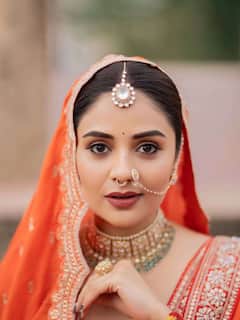 Sreemukhi: 'మహారాణి'లా అందాల శ్రీముఖి - ఒక్క లుక్‌తోనే మనసు దోచేస్తుందిగా...