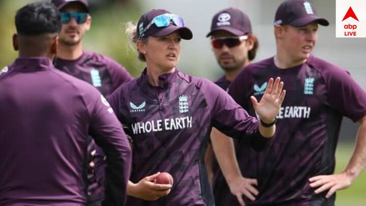 ২০১৪ সালের তৎকালীন ট্যুইটারে সারা মাত্র ৯০ মিনিটের মধ্যে তিনি প্রায় দশবার জাদেজার উদ্দেশে ট্যুইট করেন।