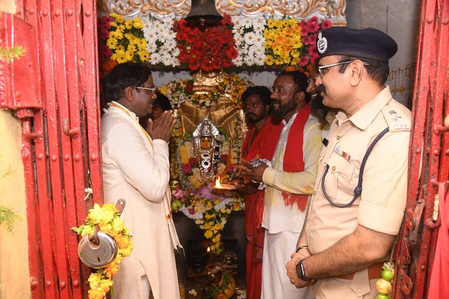 Vivek Venkatswamy Bonalu: మంచిర్యాల జిల్లాలో బోనమెత్తిన మంత్రి వివేక్ వెంకటస్వామి, హామీలు అమలు చేస్తామని భరోసా