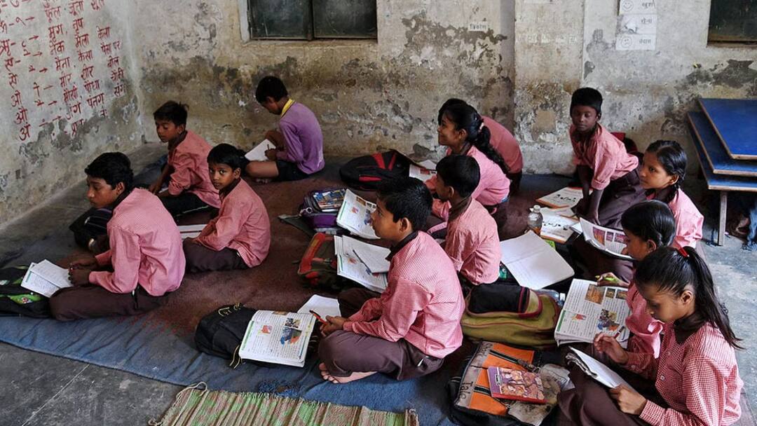 கவலைக்கிடத்தில் கல்வி! இந்தியாவில் 90 ஆயிரம் அரசுப்பள்ளிகள் மூடல் - தமிழ்நாட்டில் மட்டும் இவ்வளவா?