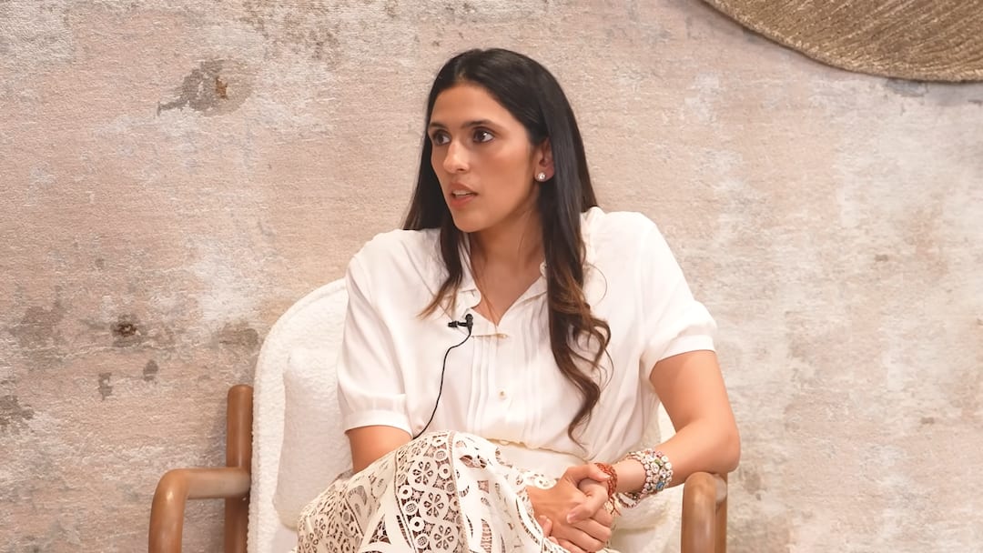 Shloka Mehta discussed balancing motherhood and her non profit ConnectFor with Ambani Family s Support ‘আমার ছেলে জানে যে তাঁর মা অফিস যায়’, কীভাবে এক হাতেই মাতৃত্বের দায়িত্ব ও NGO সামলাচ্ছেন ? জানালেন শ্লোক মেহতা