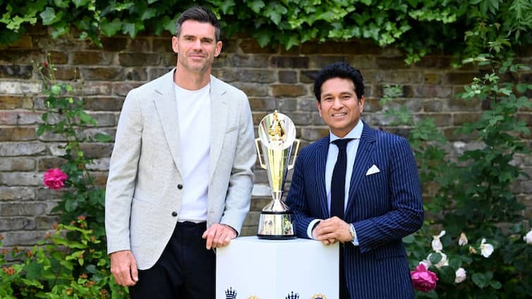 When I see my name with Tendulkar James Anderson finds it strange to see his name with Sachin तेंदुलकर के साथ अपना नाम देखता हूं तो..., सचिन के साथ अपना नाम जेम्स एंडरसन को लगता है अजीब