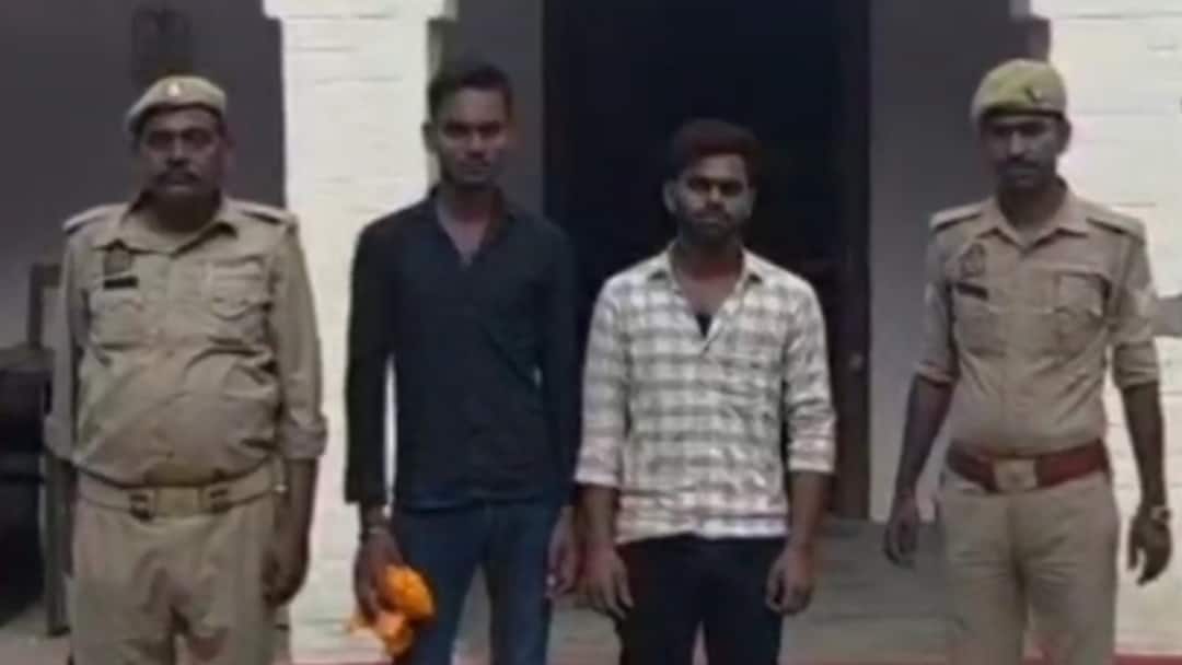 अमेठी में नाबालिग से कुकर्म कर आरोपियों ने बनाई वीडियो, पुलिस ने दो लोगों को किया गिरफ्तार Amethi News Rape With minor boy and made video Police arrest 2 accused ann अमेठी में नाबालिग से कुकर्म कर आरोपियों ने बनाई वीडियो, पुलिस ने दो लोगों को किया गिरफ्तार