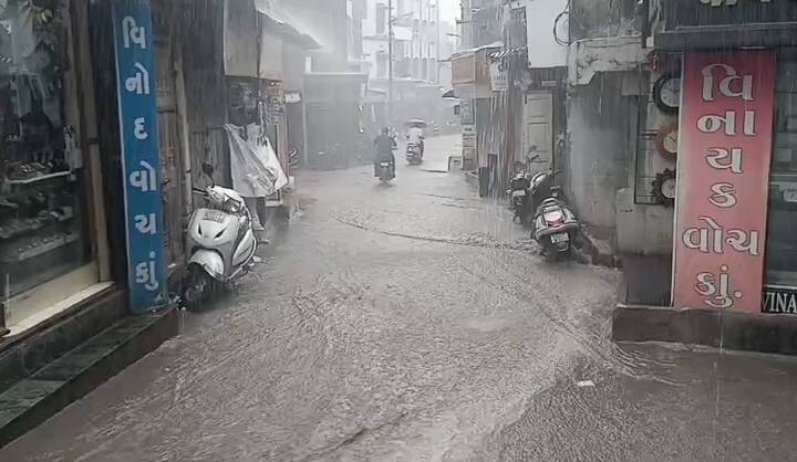 માંગરોળમાં સાડા ત્રણ ઈંચ. કેશોદમાં સવા ઇંચ, જૂનાગઢમાં સવા ઇંચ, વંથલીમાં એક ઇંચ, મેંદરડામાં એક ઇંચ, વિસાવદરમાં પણ વરસાદ વરસ્યો છે. માળિયામાં પણ વરસાદ વરસ્યો હતો.