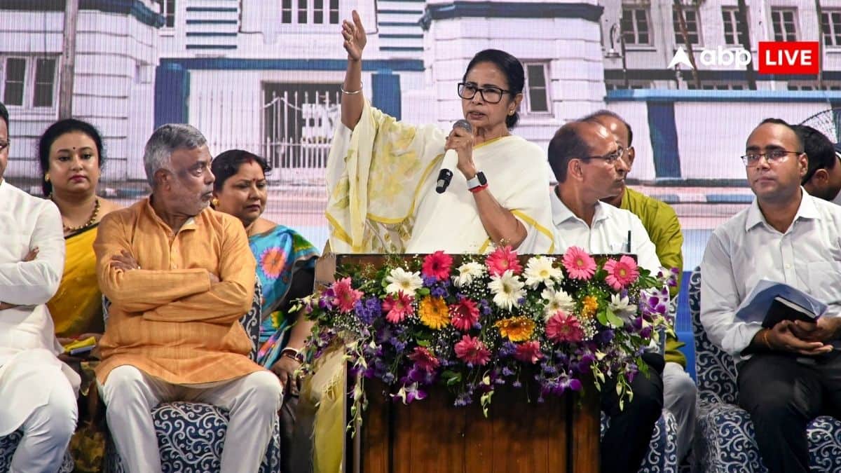 TMC का 'अस्मिता कार्ड'! शहीद दिवस पर बांग्ला भाषियों के अपमान के आरोपों में बीजेपी को घेरने की रणनीति