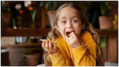 બાળકોને કેટલી ઉંમર સુધી ખાંડ ન ખવડાવવી જોઈએ? તમારા સંતાનને જીનિયસ બનાવવા અપનાવો આ ટીપ્સ