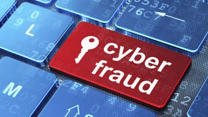 इसके अलावा आप चाहें तो ऑनलाइन शिकायत भी दर्ज कर सकते हैं. इसके लिए www.cybercrime.gov.in पोर्टल पर जाकर कंप्लेंट दर्ज करनी होगी. वहां भी आपको ठगी से जुड़ी सभी जरूरी जानकारी भरनी होती है. ताकि पुलिस सही से आरोपी की पहचान कर पाए.