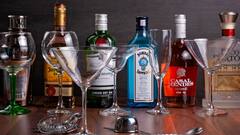 कांच के ही गिलास में क्यों सर्व की जाती है शराब, प्लास्टिक या स्टील क्यों नहीं? जानिए इसका साइंस