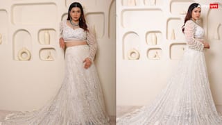 पिता के निधन के हफ्तों बाद मन्नारा चोपड़ा ने की इंस्टा पर वापसी, इमोशनल नोट में लिखा- 'जब आप अपनी दुनिया खो चुके हो तो...'