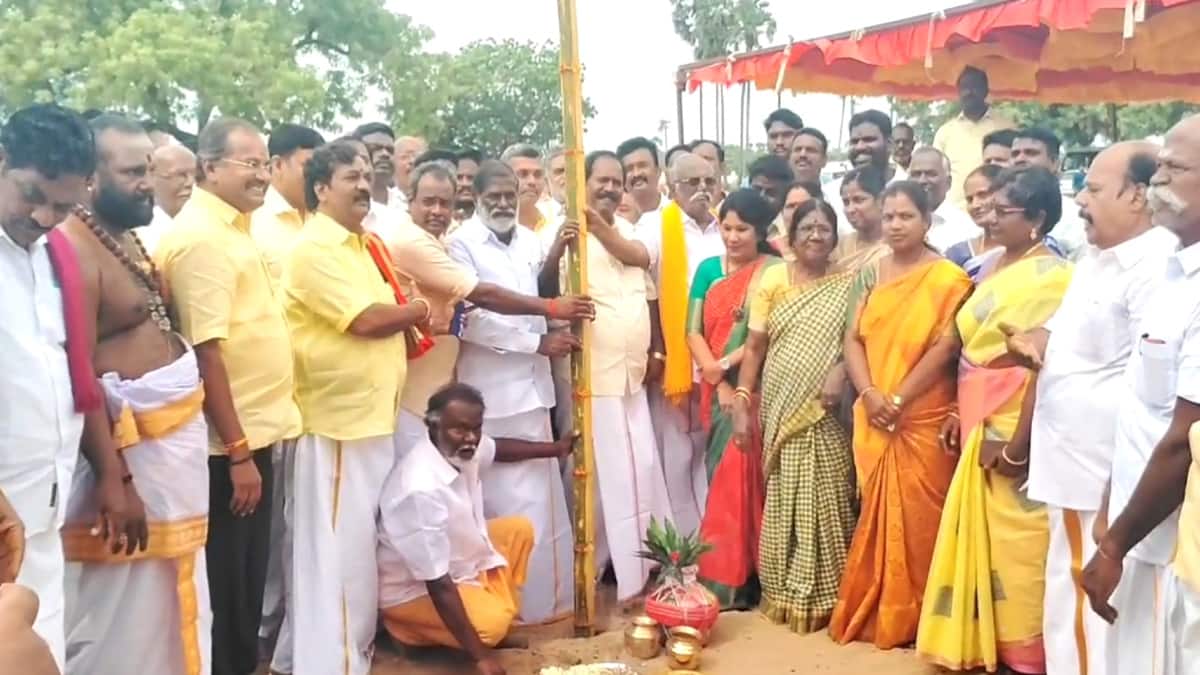 பூம்புகார் வன்னியர் சங்க மகளிர் மாநாடு - ஒரே மேடையில் மீண்டும் ராமதாஸ், அன்புமணி.. உற்சாகத்தில் பாமகவினர்..!