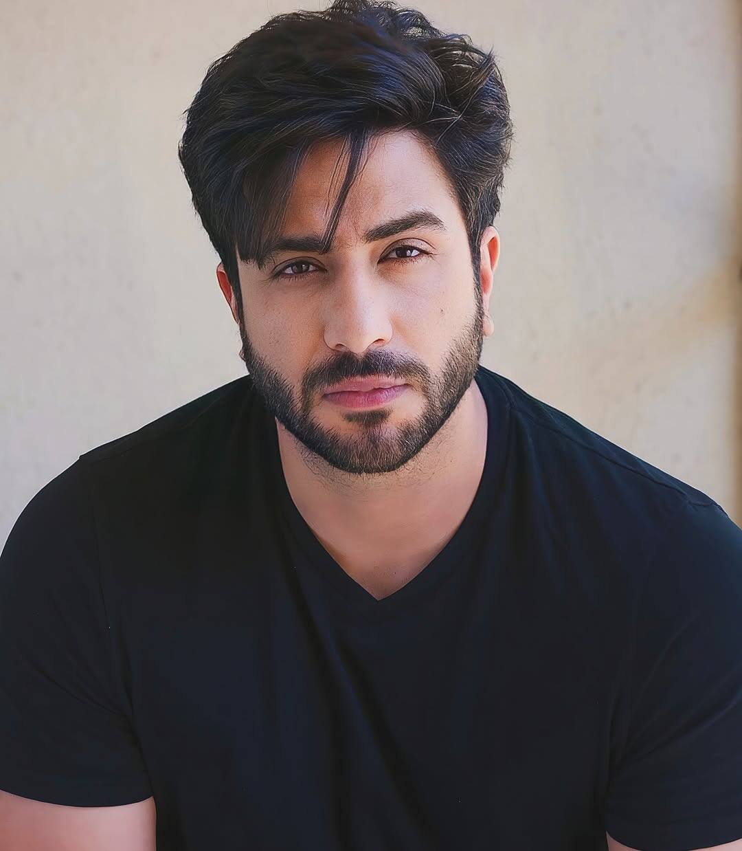 Ellie Goni is often in the limelight with her girlfriend Jasmine Bhasin. For this show, he is given an episode on 1.5 lakhs.