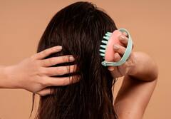 झड़ते बालों की दुश्मन हैं ये 6 आदतें, क्या आप भी कर रहे हैं ये गलतियां?