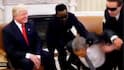 Donald Trump on Barack Obama: ट्रम्पनी ओबामांच्या अटकेचा AI व्हिडिओ शेअर केला; एफबीआयने कॉलर पकडत खूर्चीवरून खाली खेचत बेड्या ठोकल्या, बाजूला ट्रम्प खिदळू लागले