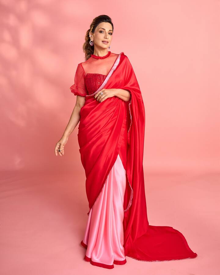 महेश भट्ट यांनी पहिल्यांदाच मॉडेल म्हणून पुढे आलेल्या सोनालींना 'आग' (१९९४) चित्रपटात प्रमुख भूमिका दिली