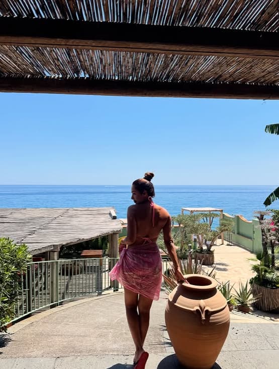 51 -year -old Malaika Arora's photo in pink bikini is setting fire on social media and fans are getting convinced of her fitness.