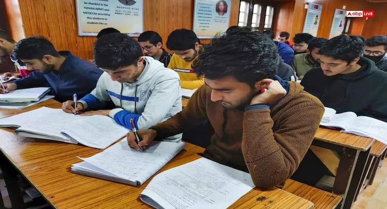 देश में बढ़े पढ़े-लिखे लोगों का तादात! साक्षरता दर को लेकर ताजा आंकड़ा आया सामने
