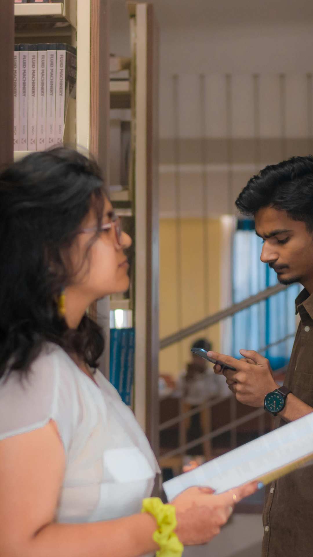 जैसे आईआईटी और एनआईटी सरकारी सब्सिडी के साथ शिक्षा कम फीसर पर उपलब्ध कराते हैं