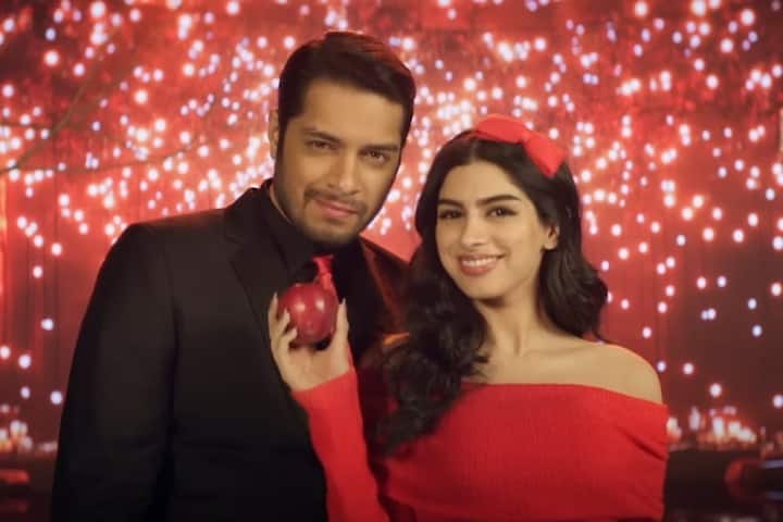 Junaid Khan and Khushi Kapoor made their Bollywood debut with 'Lavayapa'. The film was released in theaters. On the first day, the film deposited Rs 1.15 crore in its account.