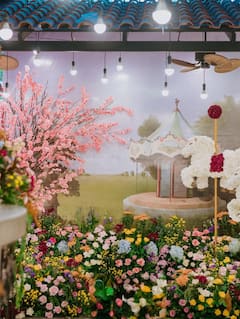 कभी खुशी कभी गम की 'पू' का ड्रीमी बेबी शावर, फूलों के बीच फ्लॉन्ट किया बेबी बंप