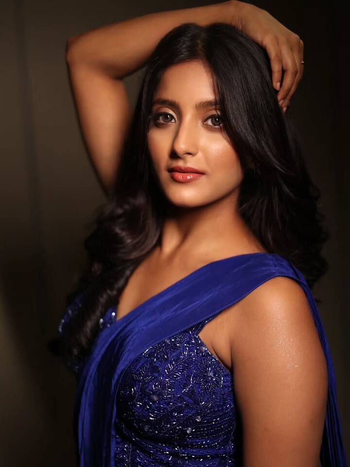 मेकअप आर्टिस्ट तो उल्का को गोरा दिखाने के लिए खूब फाउंडेशन लगाते थे. कास्टिंग डायरेक्टर कहा करते थे कि इस रंग पर तुम्हें काम नहीं मिलेगा. एक्ट्रेस ने कहा कि स्किन कलर की वजह से उन्हें कई रोल गंवाने पड़े.